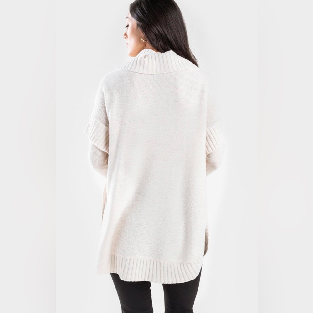 ⭐️NWT poncho sweater size Large/XLarge - Picture 2 of 4